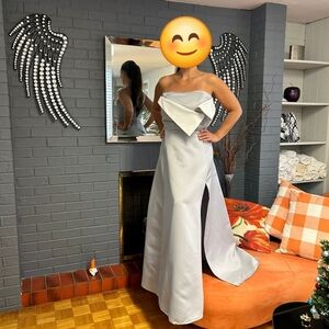 Elegant Light Grey Strapless Gown